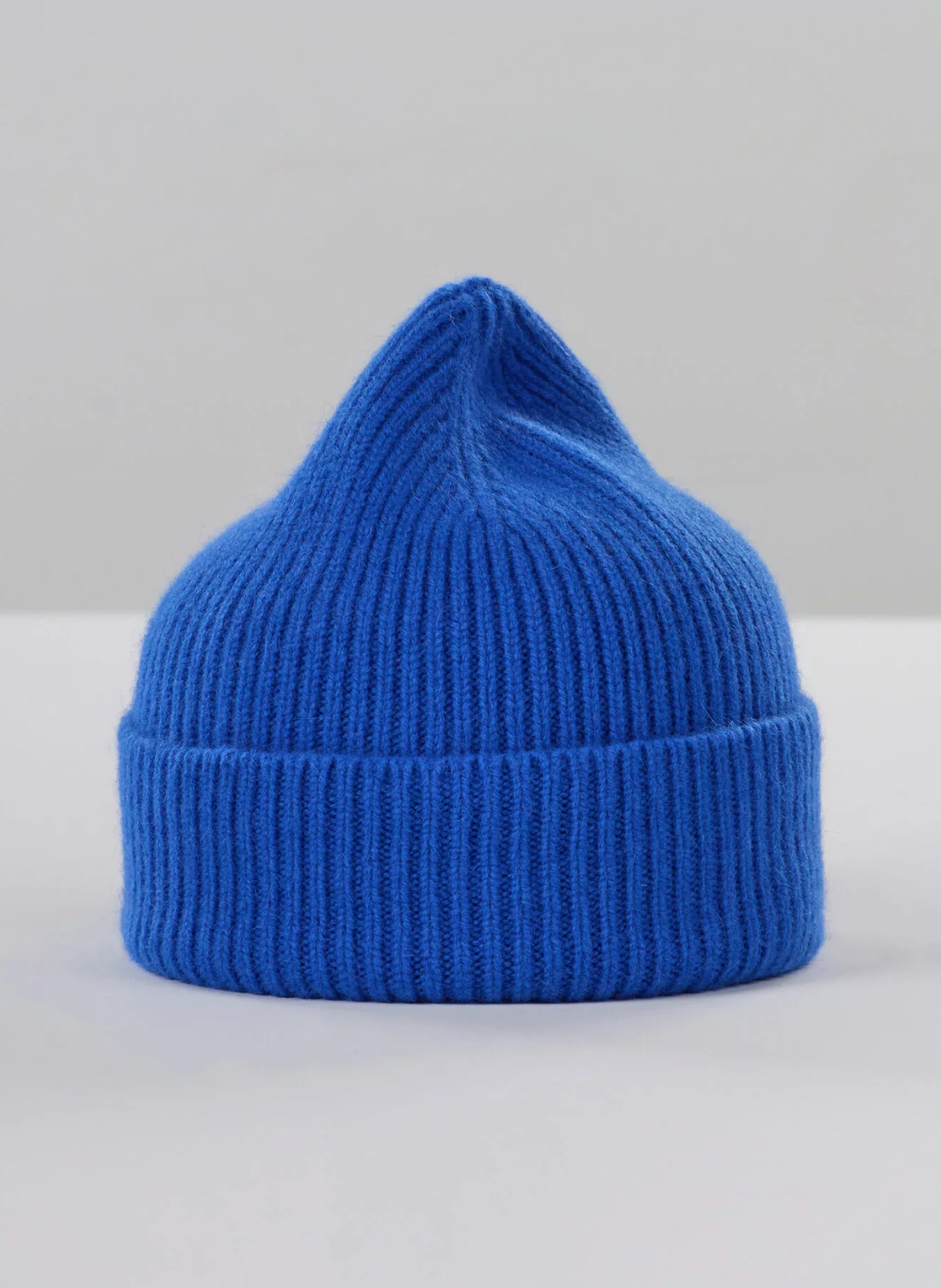 Bonnet en Lambswool et Caregora™ Royal Azure