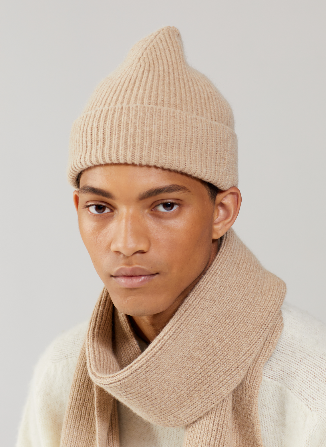 Bonnet en Lambswool et Caregora™ Sand