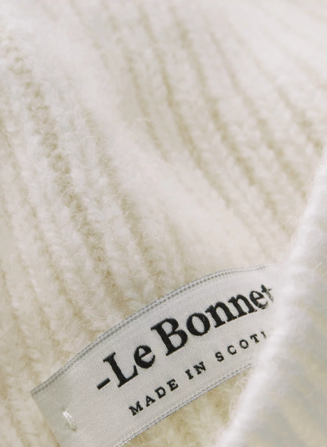 Bonnet en Lambswool et Caregora™ Snow