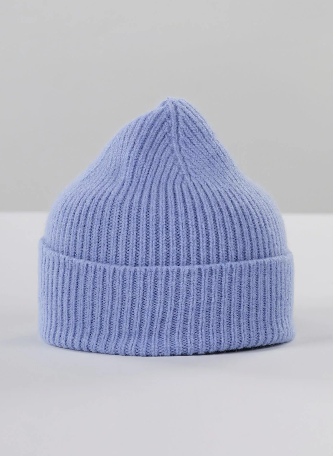 Bonnet en Lambswool et Caregora™ Light Blue Sky